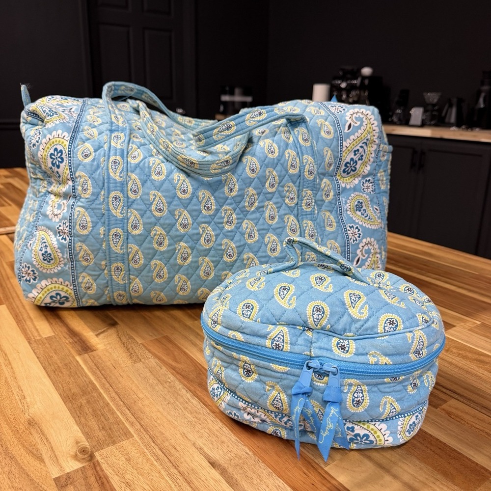 Vintage Retired Vera Bradley Bermuda Blue Paisley Large Duffel with Cosmetic Bag